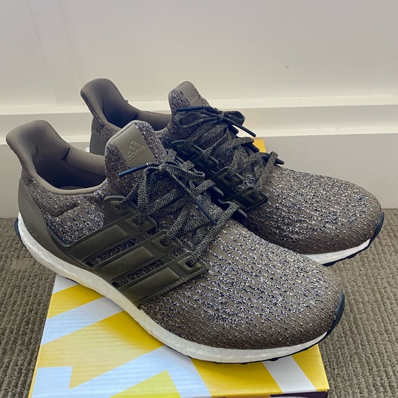 Adidas Ultra Boost 3.0 Trace Olive S82018 Leather Mens 11 New Box Deadstock - Picture 3 of 7
